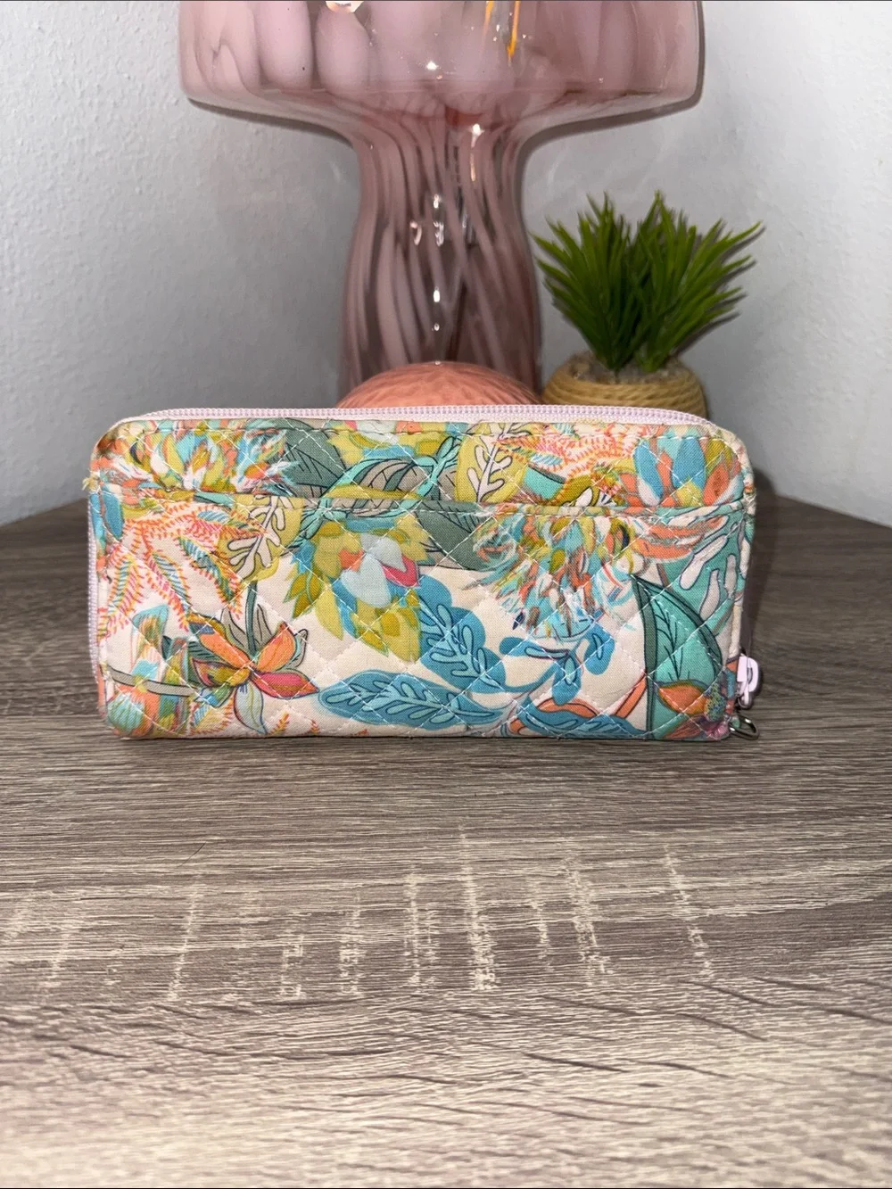 Vera Bradley ~Rain Forest Canopy~ Zip Around Accordion Style Wristlet Wallet - Picture 2 of 7